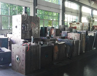 Large injection molding machine mold